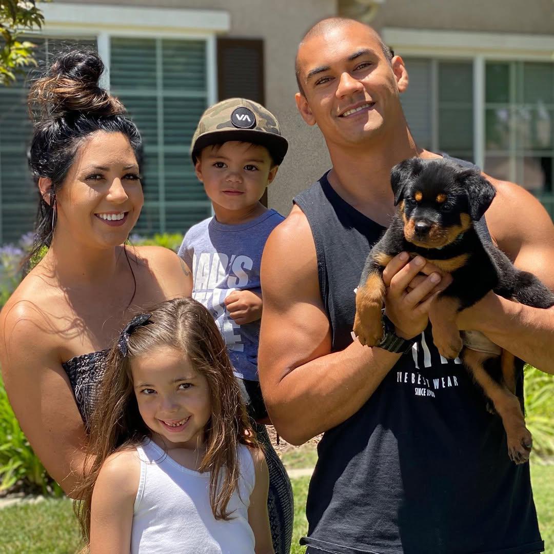 Rottweiler Family – Rottwiler Family